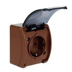 Vízálló egyszeres Schuko földelt aljzat füstszínű fedéllel, barna, IP44 KOALA 181-52 ViPlast