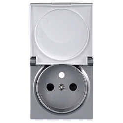 Egyes földelt aljzat fedlappal, IP44 védelemmel, ezüst színű, ViP ViPlast sorozat