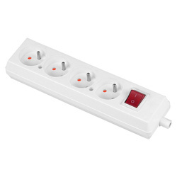 4gang konnektor kapcsolóval, szétszerelhető; 4x2p+Z; FEHÉR